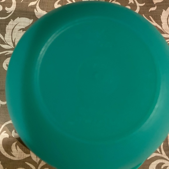 Tupperware Storage Bowls (set of 2) - Picture 3 of 4